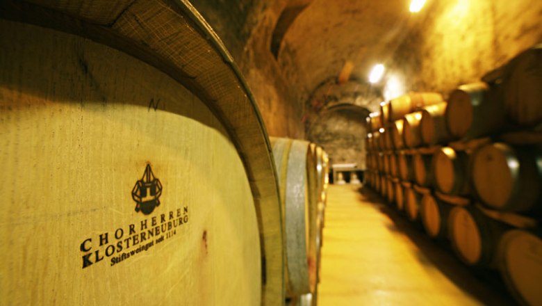 Weinkeller im Stift Klosterneuburg, © Stift Klosterneuburg Weinkeller im Stift Klosterneuburg mit Holzfässern.