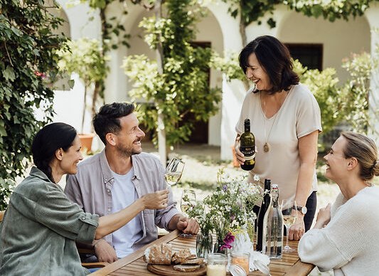 Weinverkostung, &copy; Weinviertel Tourismus/Sophie Menegaldo