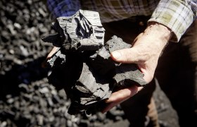 K&ouml;hlerei, &copy; Dieter Brasch # handgemachte Kohle